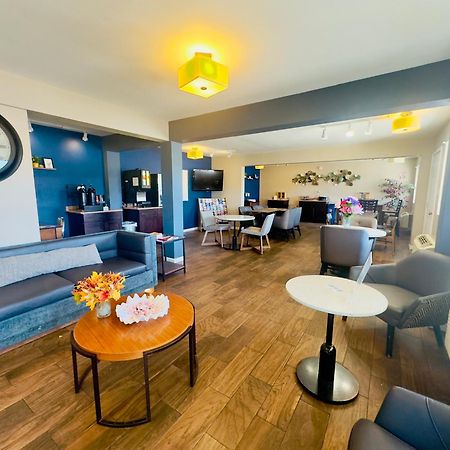 Deluxe Inn & Suites Джанкшен-Сіті Екстер'єр фото