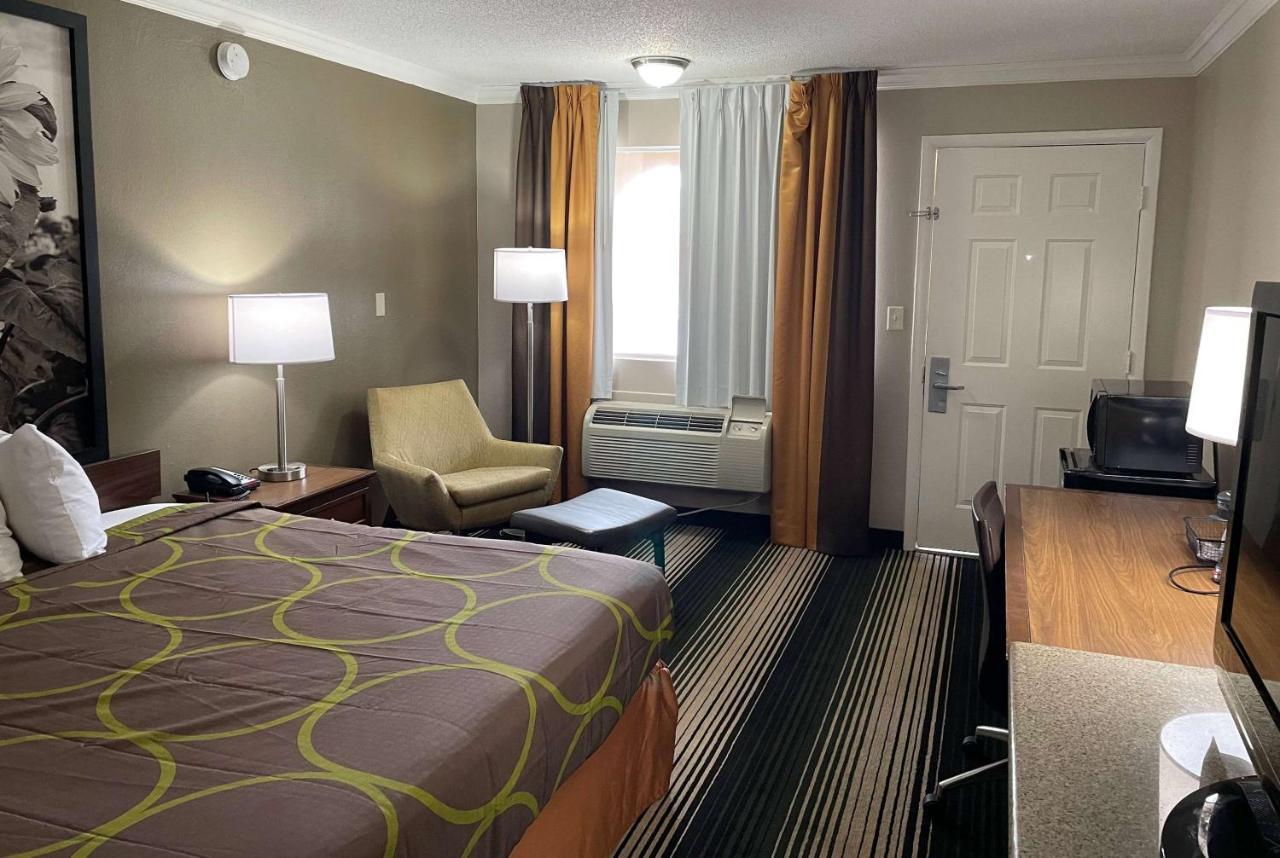 Deluxe Inn & Suites Джанкшен-Сіті Екстер'єр фото