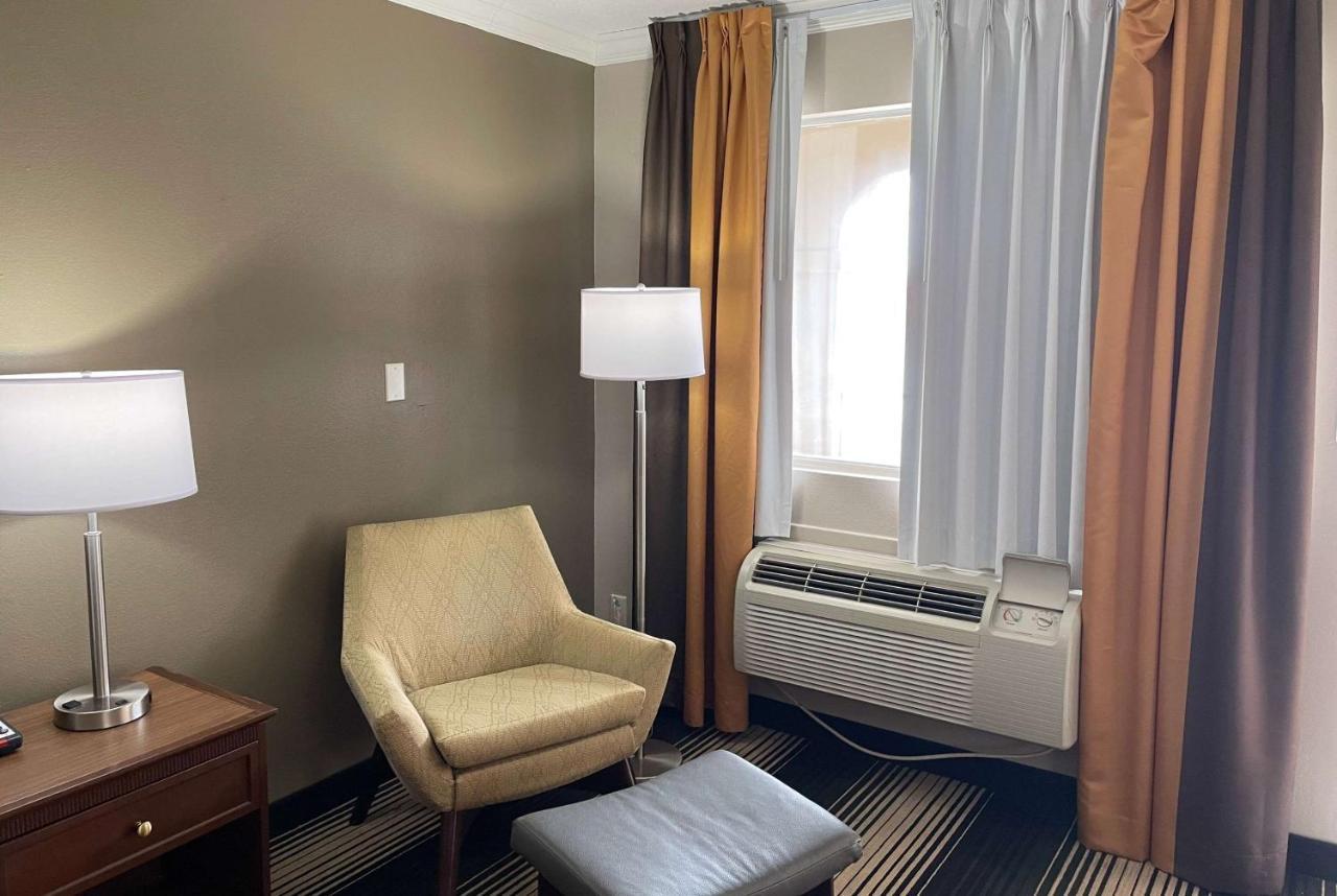 Deluxe Inn & Suites Джанкшен-Сіті Екстер'єр фото